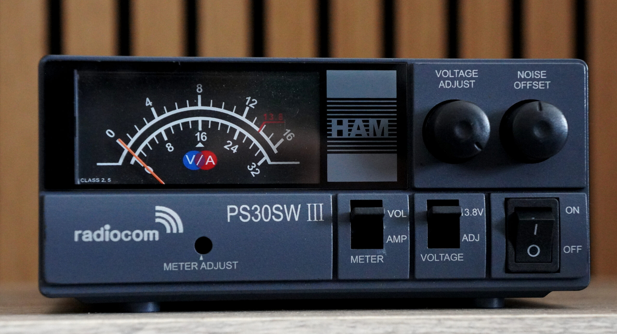 Radiocom PS30SW III Voeding