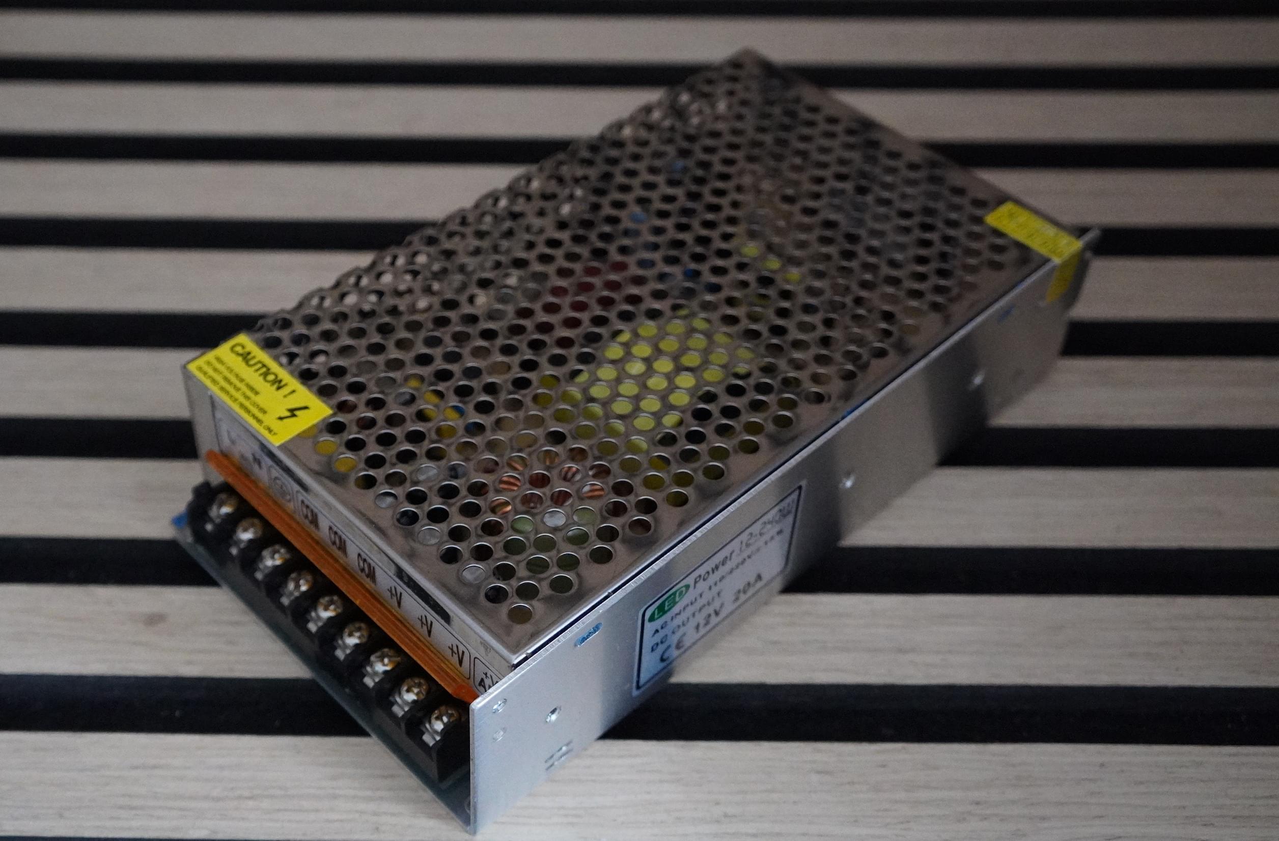 LED Power 12-240W Voeding 12v 20A